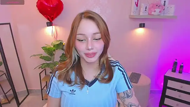 Snapshot of LITTLE-VIVI chatting on May 20, 2:30 am LITTLE-VIVI online show from May 20, 2:30 am
