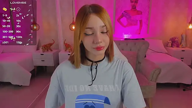 Snapshot of LITTLE-VIVI chatting on March 6, 3:24 am LITTLE-VIVI online show from March 6, 3:24 am