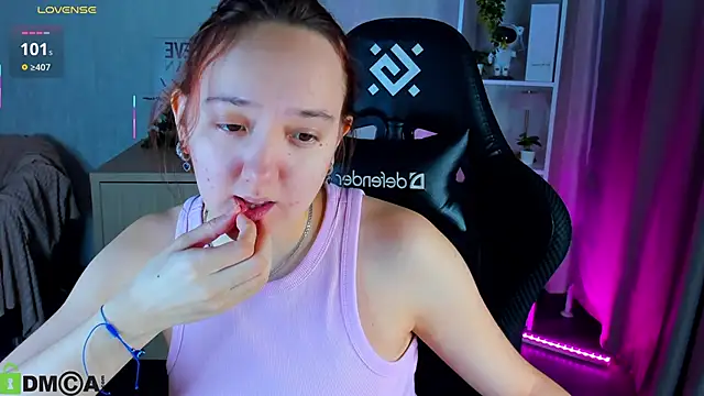 Fera1 Berry online show from November 14, 3:37 pm