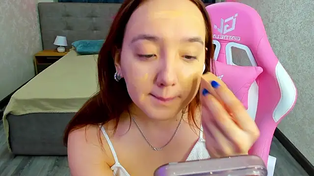 Snapshot of Fera1_Berry chatting on February 6, 12:33 am Fera1 Berry online show from February 6, 12:33 am