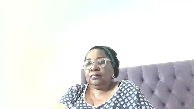 Snapshot of KinkyRicoSaisyours chatting on October 18, 4:20 pm KinkyRicoSaisyours online show from October 18, 4:20 pm
