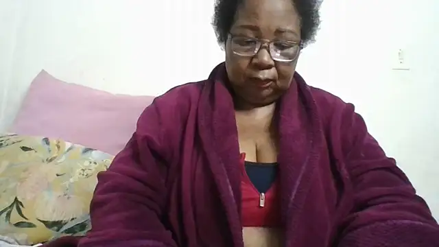 Snapshot of KinkyRicoSaisyours chatting on June 16, 5:35 pm KinkyRicoSaisyours online show from June 16, 5:35 pm
