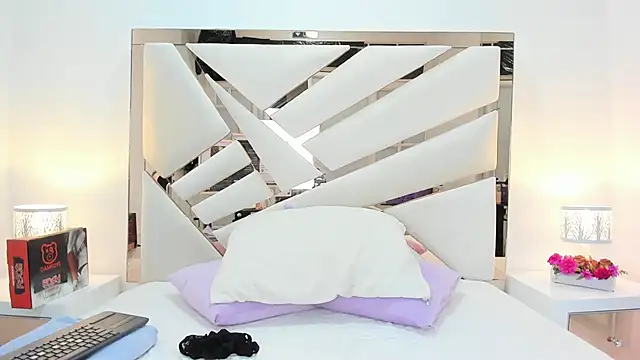 Naughty  Mom online show from March 16, 10:33 am