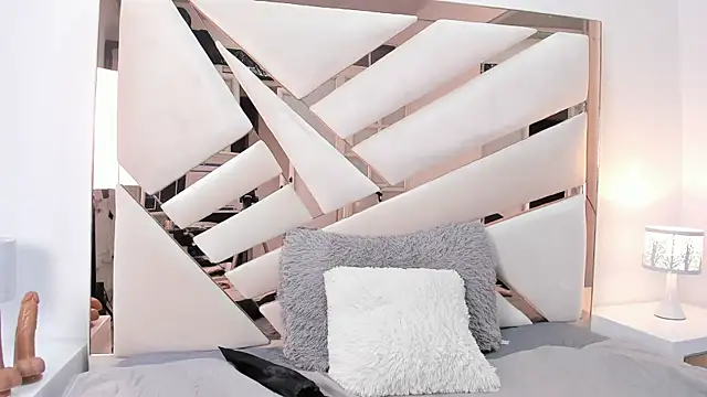 Naughty  Mom online show from January 29, 10:53 pm