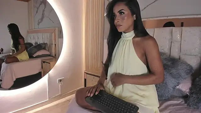 Naughty  Mom online show from April 22, 7:09 pm