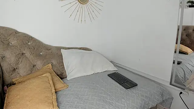 Naughty  Mom online show from February 26, 9:33 am