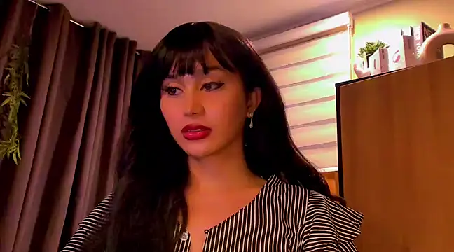 YOURCRISTINAS online show from March 8, 2:19 pm