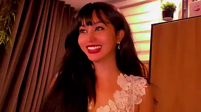YOURCRISTINAS online show from December 16, 1:31 am