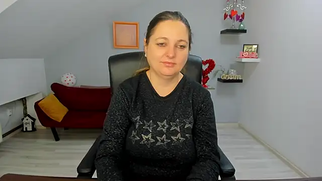 LollaGirl online show from February 11, 4:23 am