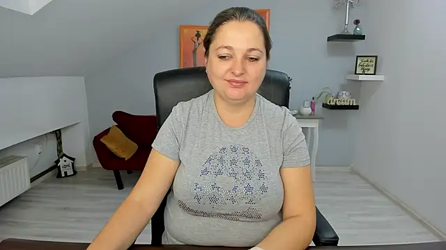 LollaGirl online show from October 27, 4:24 am