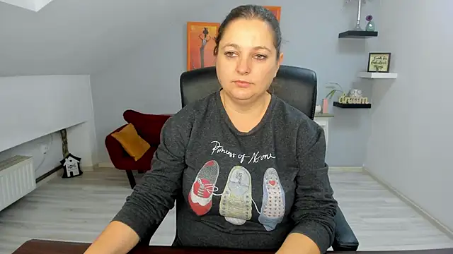 LollaGirl online show from November 14, 4:16 am