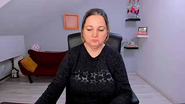 LollaGirl online show from February 13, 4:23 am