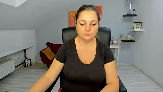 LollaGirl online show from November 11, 4:18 am