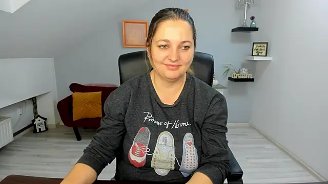 LollaGirl online show from November 30, 3:51 am