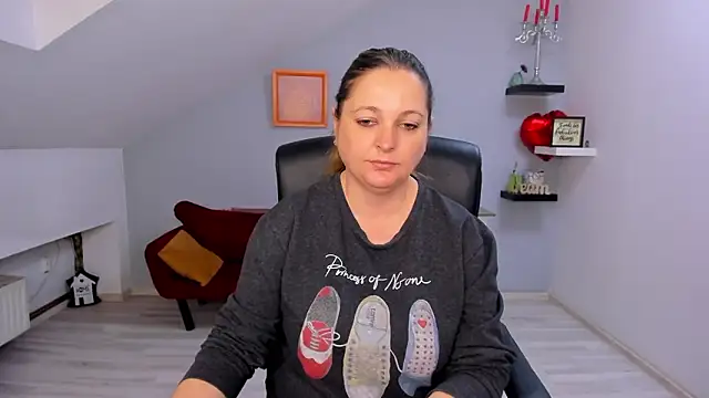 LollaGirl online show from March 20, 4:13 am