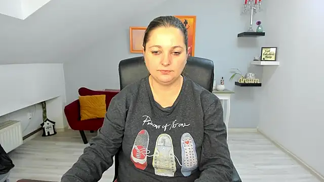 LollaGirl online show from December 23, 4:34 am