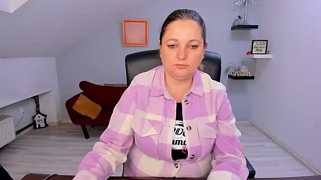 LollaGirl online show from April 9, 3:19 am