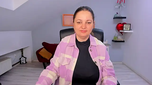 LollaGirl online show from March 23, 4:12 am