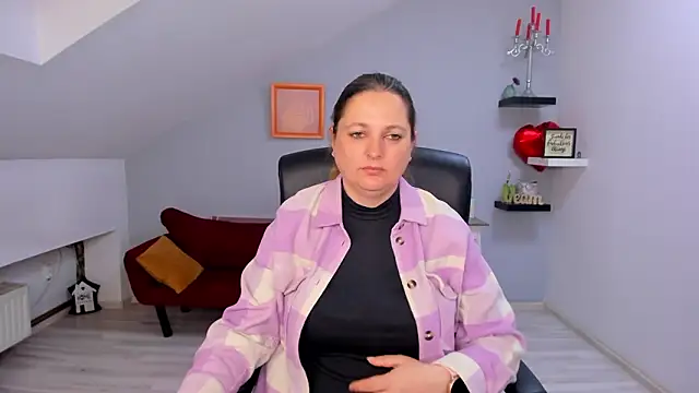 LollaGirl online show from March 19, 4:12 am