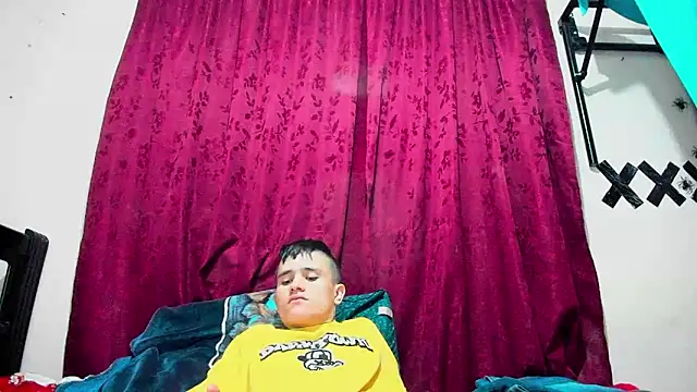 Snapshot of davidlatin66 chatting on October 8, 12:12 am davidlatin66 online show from October 8, 12:12 am