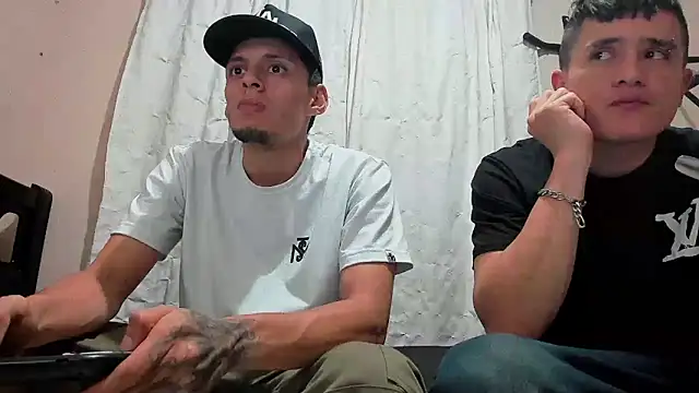 Snapshot of davidlatin66 chatting on February 23, 2:57 am davidlatin66 online show from February 23, 2:57 am