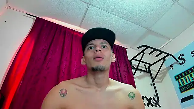 Snapshot of davidlatin66 chatting on October 5, 3:47 pm davidlatin66 online show from October 5, 3:47 pm