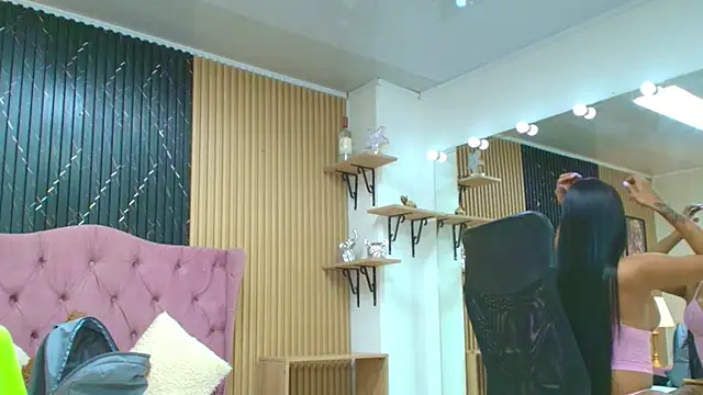 BARBIE BROWNN online show from November 10, 2:00 pm