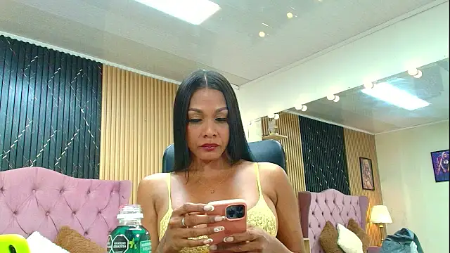 BARBIE BROWNN online show from January 15, 2:09 pm