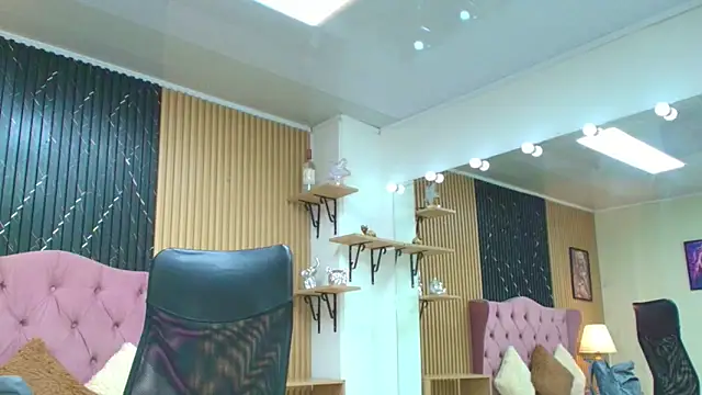 BARBIE BROWNN online show from November 15, 1:59 pm