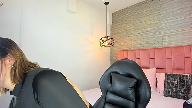 Snapshot of SarahDeyvis chatting on September 19, 2:54 pm SarahDeyvis online show from September 19, 2:54 pm