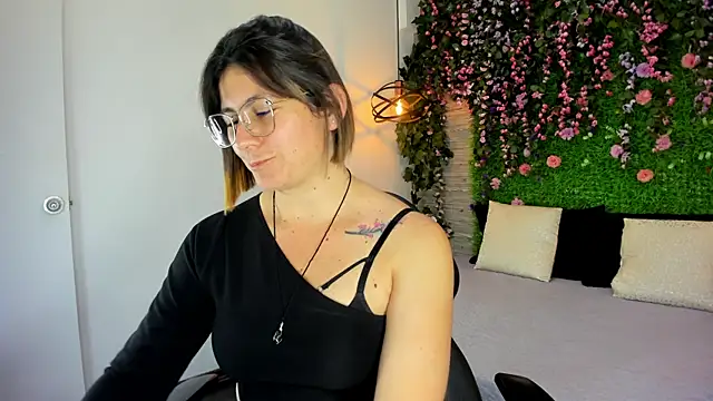 SarahDeyvis online show from November 28, 3:34 pm