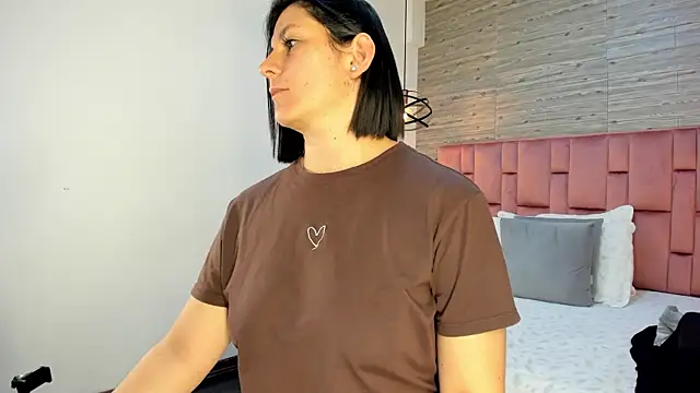 Snapshot of SarahDeyvis chatting on March 18, 10:48 pm SarahDeyvis online show from March 18, 10:48 pm