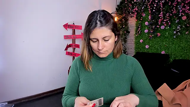 SarahDeyvis online show from November 5, 1:47 pm