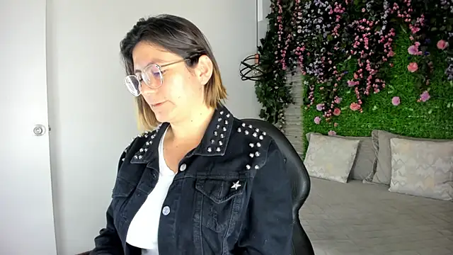 SarahDeyvis online show from January 9, 2:13 pm