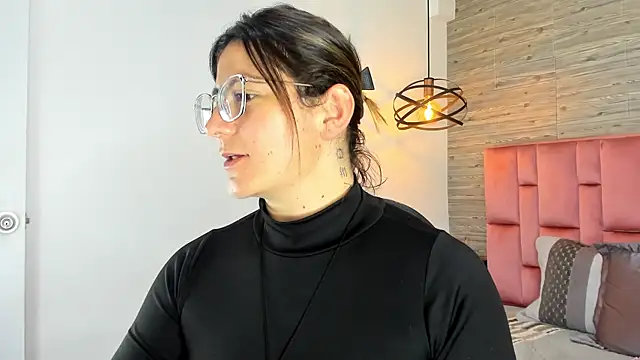 Snapshot of SarahDeyvis chatting on October 7, 7:37 pm SarahDeyvis online show from October 7, 7:37 pm