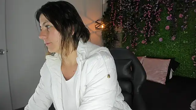 SarahDeyvis online show from February 16, 1:10 pm