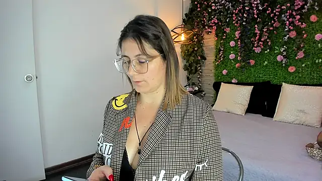 SarahDeyvis online show from November 21, 1:10 pm