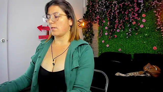 SarahDeyvis online show from November 4, 1:26 pm