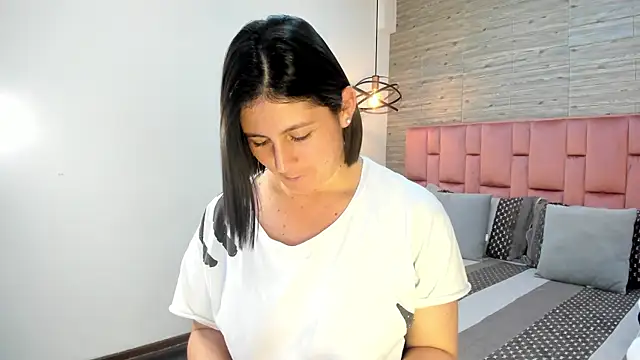Snapshot of SarahDeyvis chatting on February 21, 7:32 pm SarahDeyvis online show from February 21, 7:32 pm