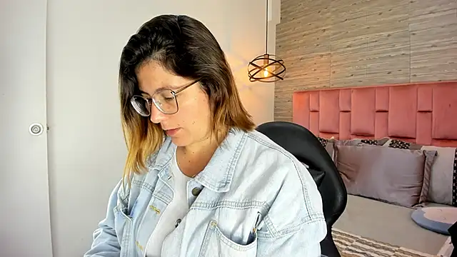 SarahDeyvis online show from October 24, 1:43 pm