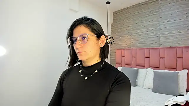 Snapshot of SarahDeyvis chatting on March 20, 3:04 pm SarahDeyvis online show from March 20, 3:04 pm