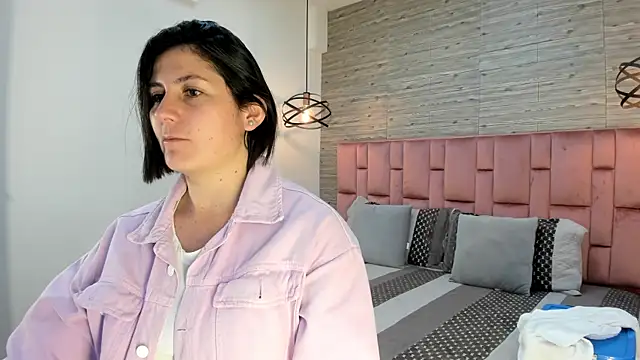 Snapshot of SarahDeyvis chatting on February 22, 1:46 pm SarahDeyvis online show from February 22, 1:46 pm