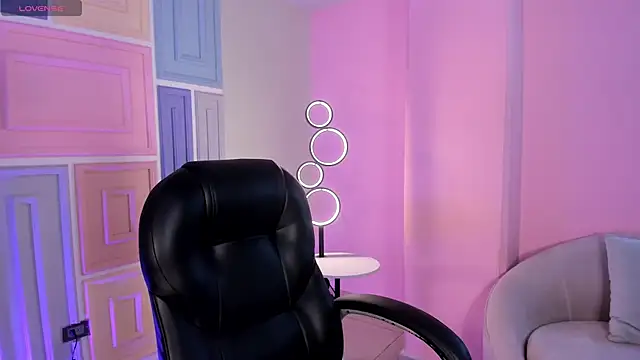 Snapshot of EveBensonX chatting on February 26, 7:25 pm EveBensonX online show from February 26, 7:25 pm