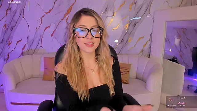 Snapshot of EveBensonX chatting on February 16, 12:09 am EveBensonX online show from February 16, 12:09 am