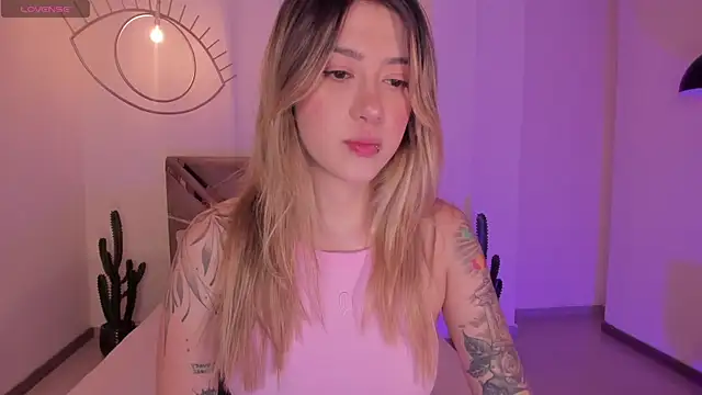 EveBensonX online show from March 28, 12:50 pm