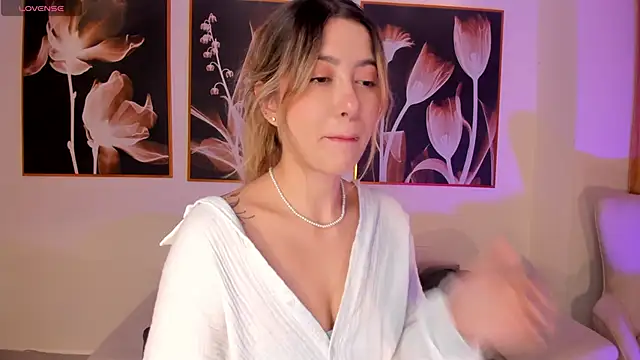 EveBensonX online show from March 20, 7:37 pm