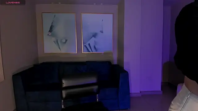 EveBensonX online show from March 23, 8:08 pm