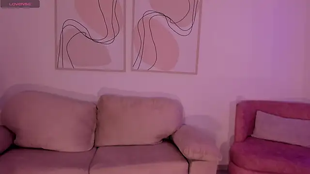 EveBensonX online show from November 23, 6:29 pm