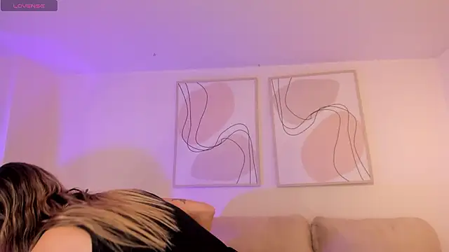 EveBensonX online show from March 21, 12:53 pm