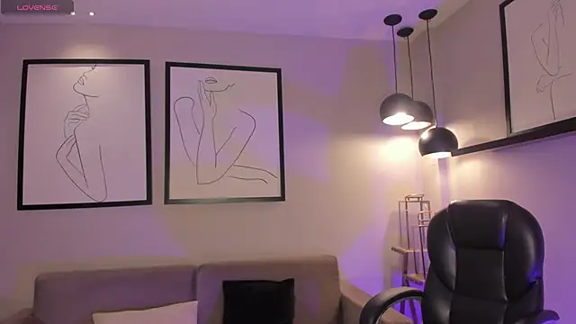 Snapshot of EveBensonX chatting on February 21, 12:40 pm EveBensonX online show from February 21, 12:40 pm